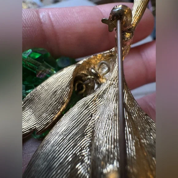 Beautiful vintage preowned Brooch - Picture 9 of 12